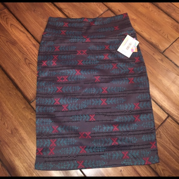 🦄 LuLaRoe Cassie NWT 🛍 - Picture 1 of 4